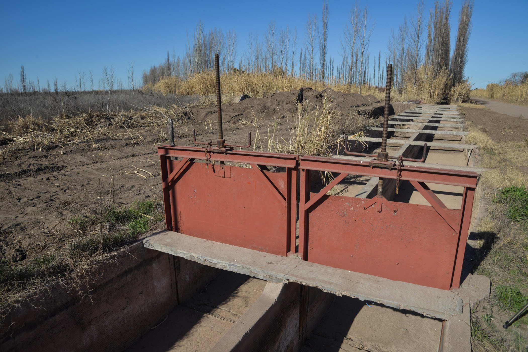 En la cuenca del Atuel, Irrigación realiza importantes obras