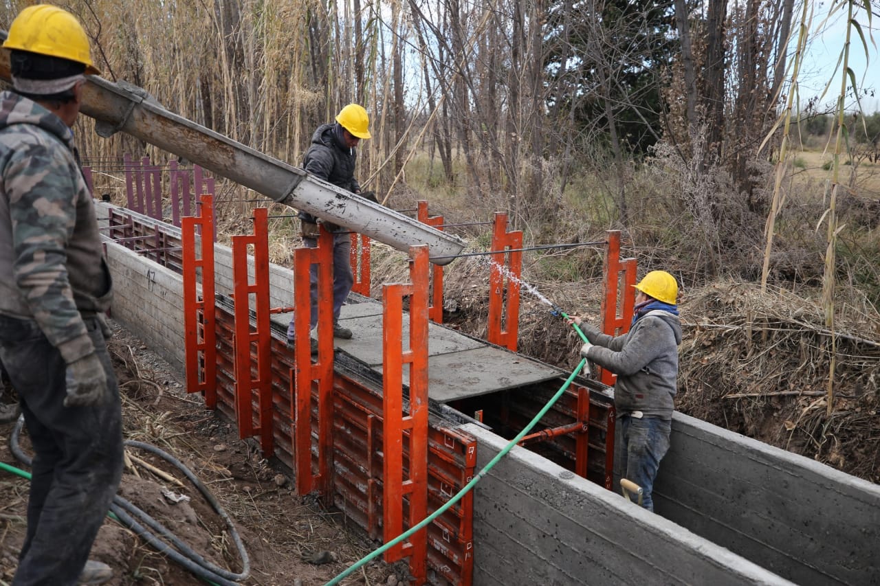 En la cuenca del Atuel continúa avanzando el plan de obras 2021