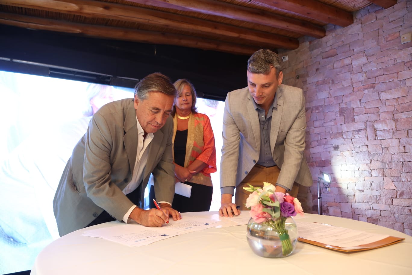 Vendimia 2022: en el almuerzo de Bodegas de Argentina, Irrigación, EMESA y esa cámara empresaria firmaron un acuerdo