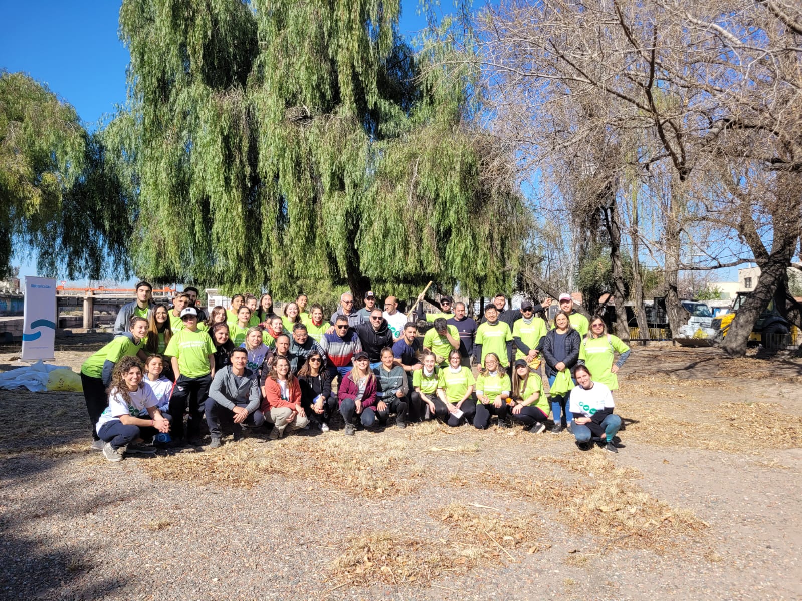 Cacique Guaymallén: una jornada de concientización ambiental evitó que 800 kg de basura cayeran al canal