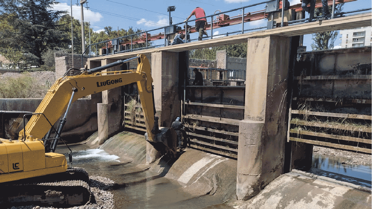 Irrigación ya reparó la compuerta rota en el dique Carrodilla