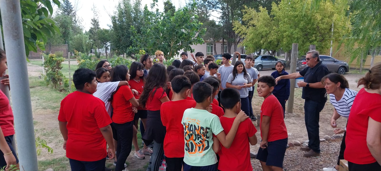 Irrigación continúa potenciando las huertas escolares