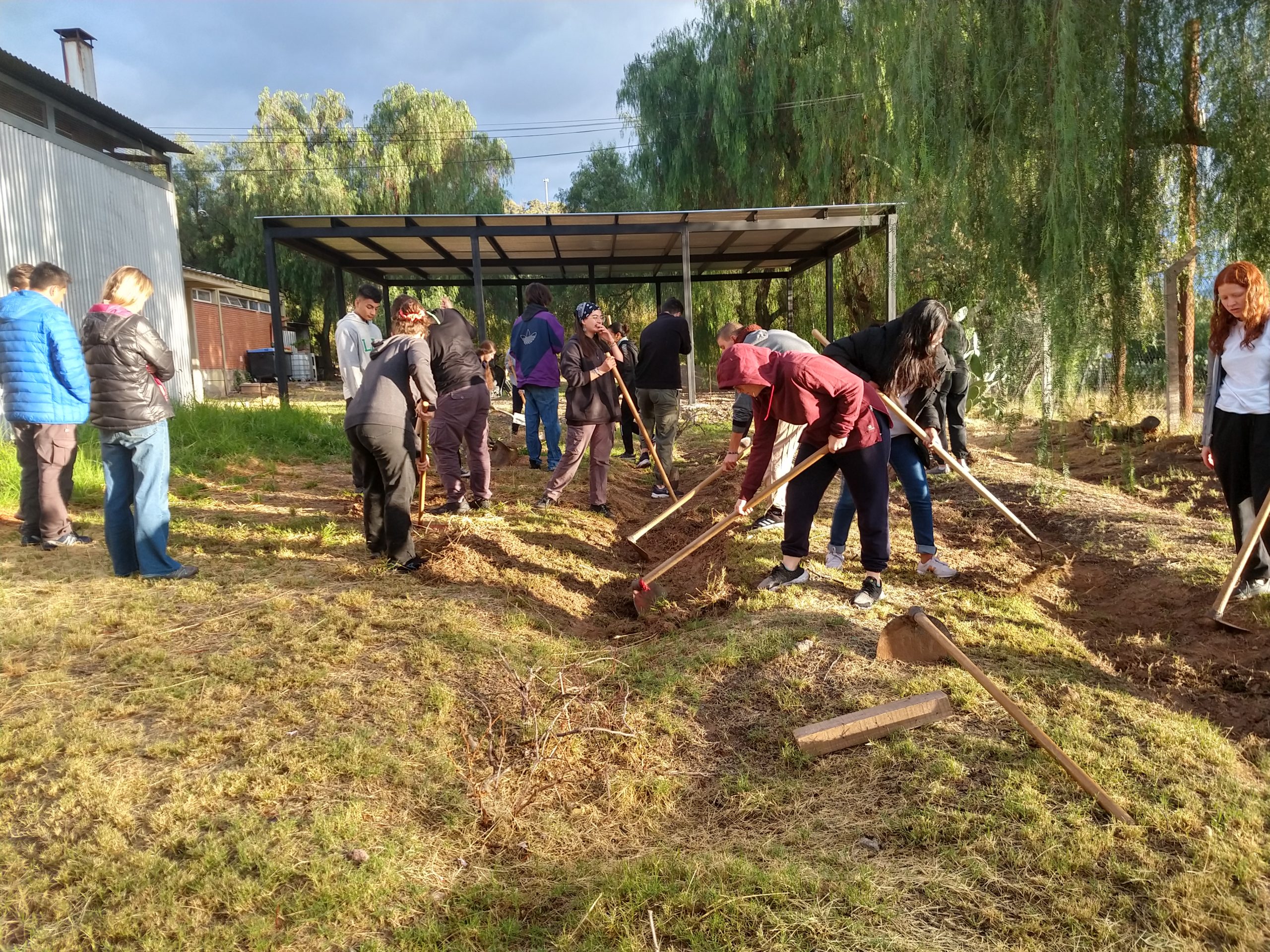 Irrigación y el Liceo Agrícola avanzan en la implementación de riego subsuperficial con efluente gris